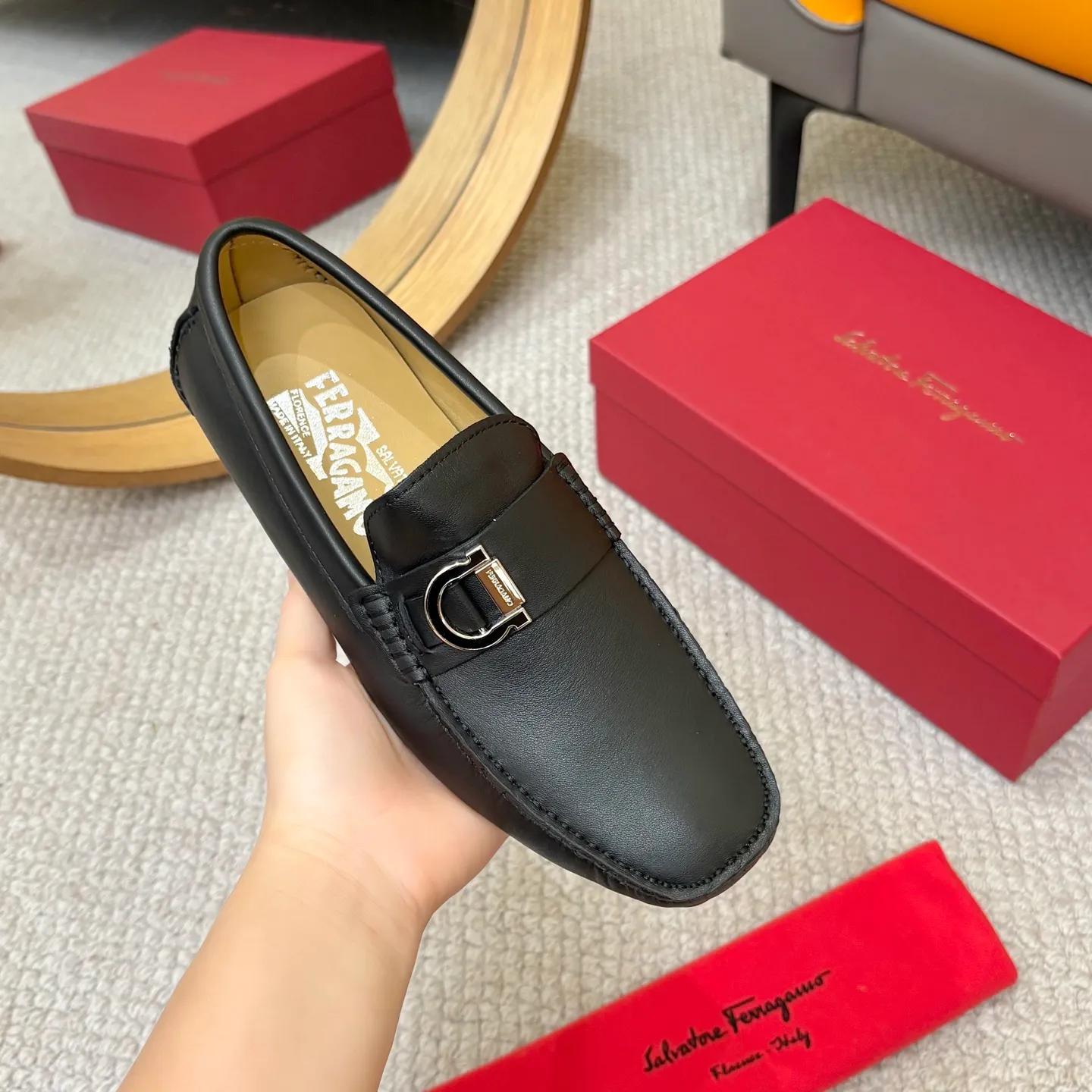 Men's men's shoes 💰420 (Yangli) Ferragamo 〰Ferragamo 2⃣️0⃣️2⃣️5️⃣ New series 👊🏻 Upper 🇮🇹 Italian imported calfskin, original outsole molding. Water-dyed sheepskin lining. The identity of every successful man is set off, and the upper and lower shoes are elegant and stable🚶🏻🚶🏻The high-end custom counter original replica is an eternal classic🔍️Number of codes: 38-46 with counter packaging